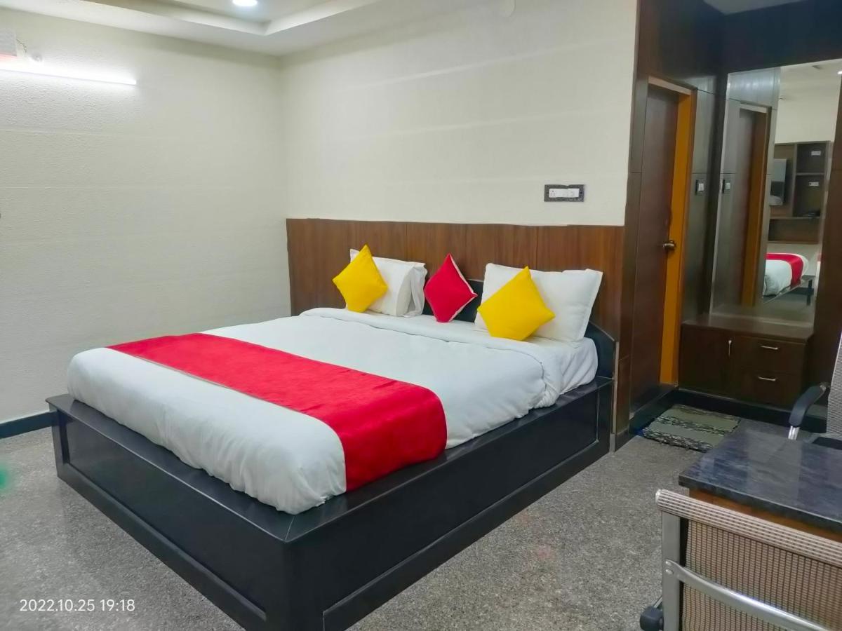 Hotel New Maruthi Inn, Lb Nagar Haydarabad Dış mekan fotoğraf
