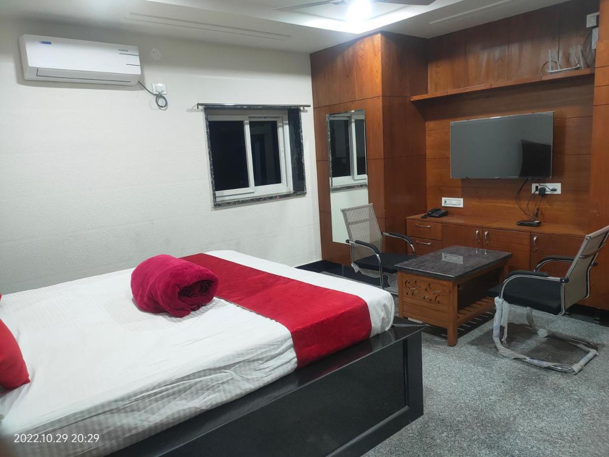 Hotel New Maruthi Inn, Lb Nagar Haydarabad Dış mekan fotoğraf